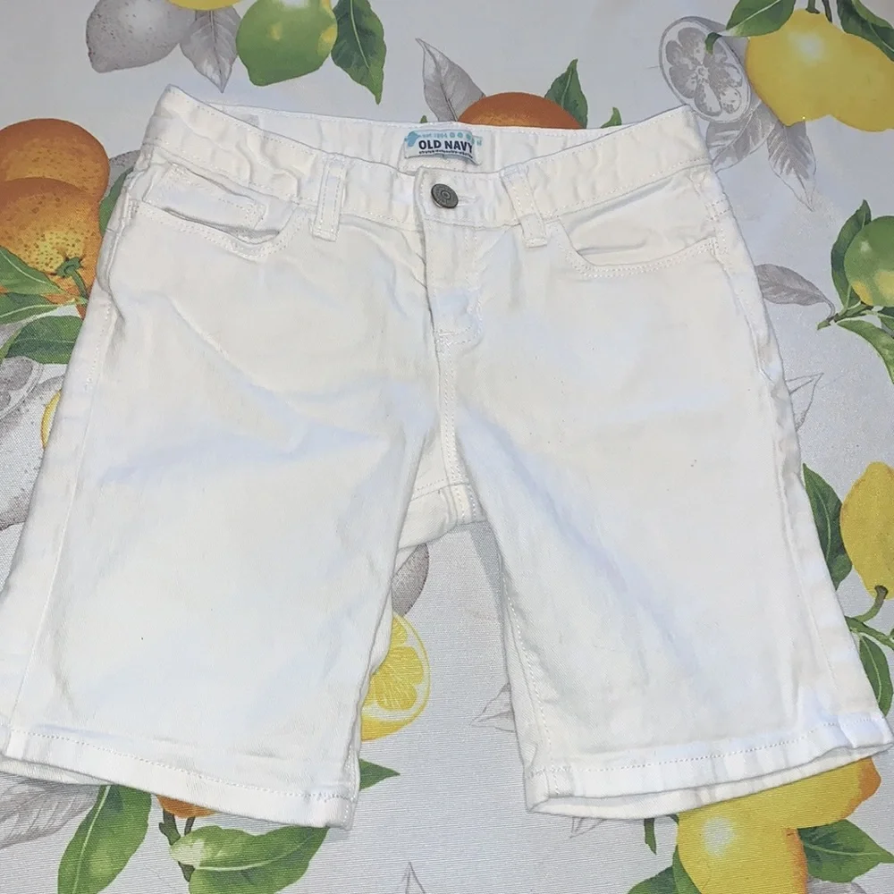 Mudd & Old Navy 2 white adjustable mid length shorts sz Girls 10 EUC